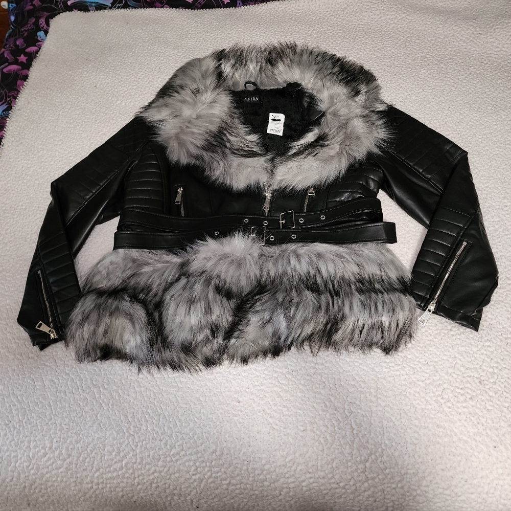 NWT Akira Gorgeous Black Pleather Faux Fur Jacket - Picture 7 of 11